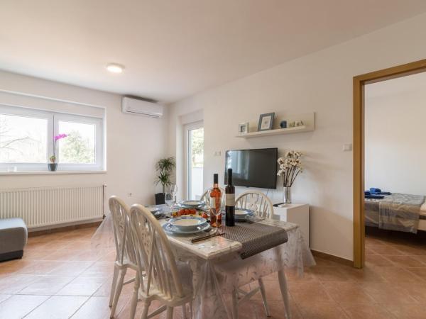 Apartments Mira : photo 8 de la chambre appartement avec balcon