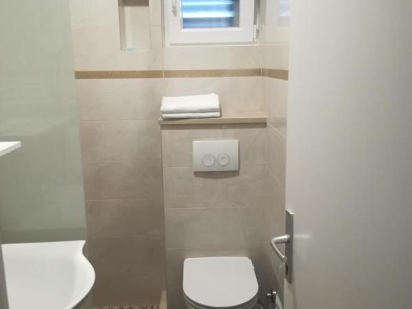 Peric Rooms Dubrovnik : photo 6 de la chambre chambre double ou lits jumeaux - vue partielle sur mer