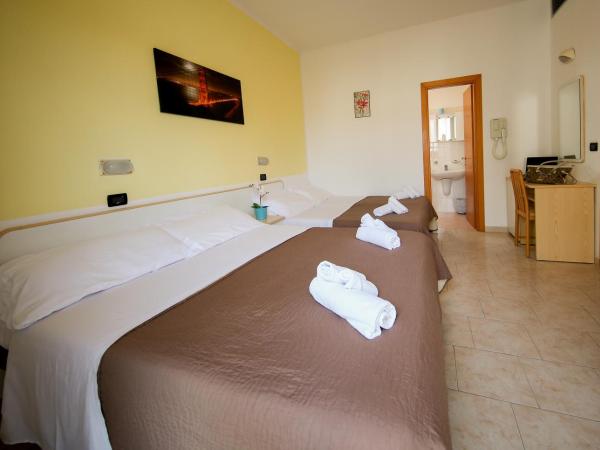 Hotel Petrarca : photo 1 de la chambre chambre quadruple