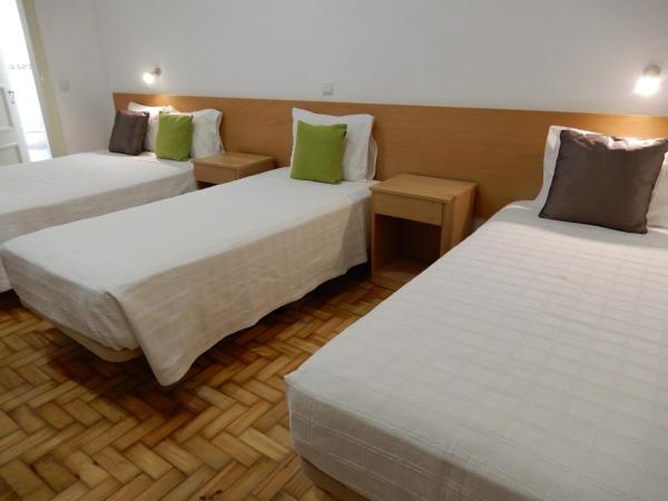 Guesthouse Coimbra City : photo 5 de la chambre chambre familiale