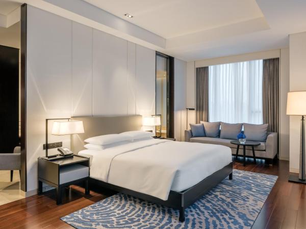 Hyatt Regency Shanghai Global Harbor : photo 1 de la chambre chambre lit king-size – vue sur ville