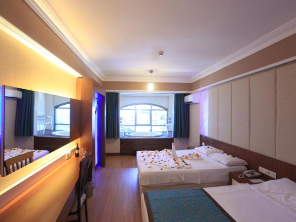 Tac Premier Hotel & Spa : photo 5 de la chambre chambre double standard avec baignoire balnéo