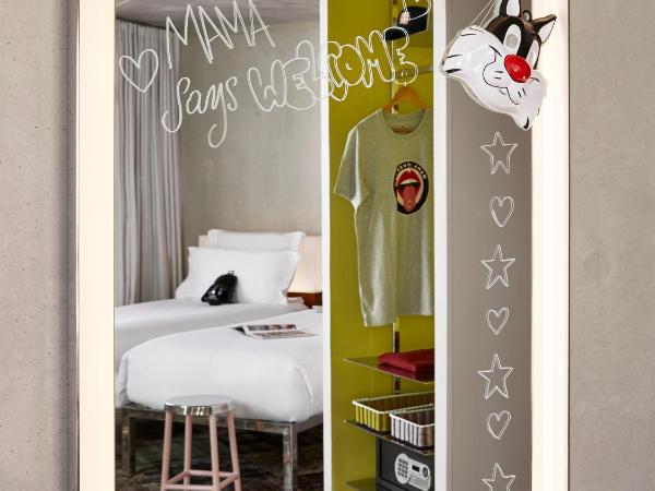Mama Shelter Marseille : photo 8 de la chambre grande chambre lits jumeaux mama