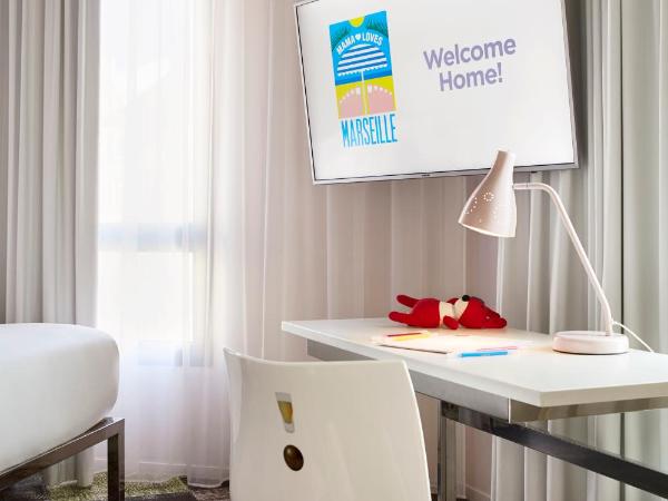 Mama Shelter Marseille : photo 7 de la chambre grande chambre lits jumeaux mama