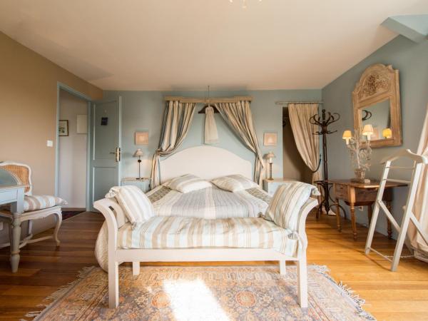 Chambres d'hotes Saint Malo La Barbinais Bed&Breaksfast : photo 3 de la chambre suite - vue sur campagne 