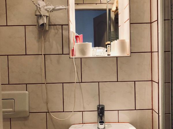 Hotel Mariahilf München : photo 7 de la chambre chambre quadruple