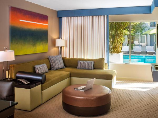 Sunset Marquis Hotel : photo 3 de la chambre suite deluxe 1 chambre