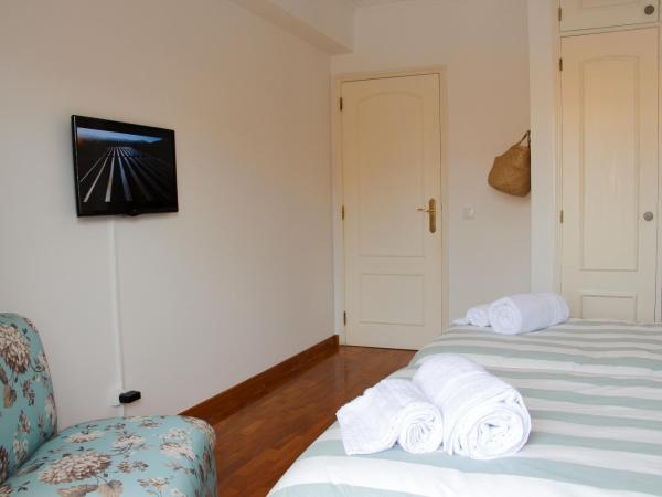 Alameda Garden : photo 10 de la chambre chambre double ou lits jumeaux avec salle de bains commune