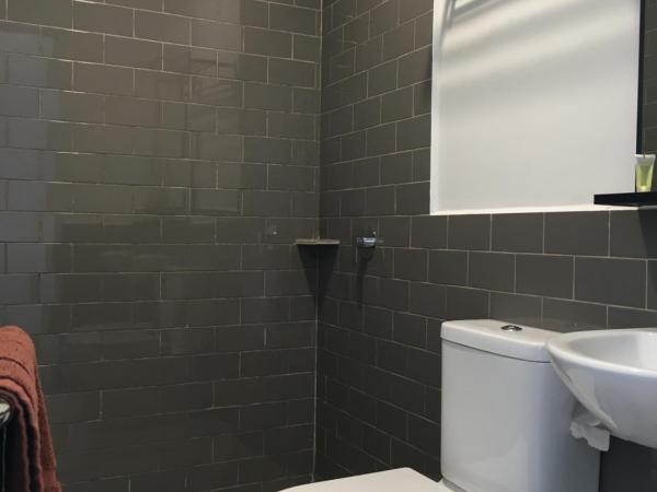 HOTEL CIQ, JALAN TRUS : photo 7 de la chambre chambre triple