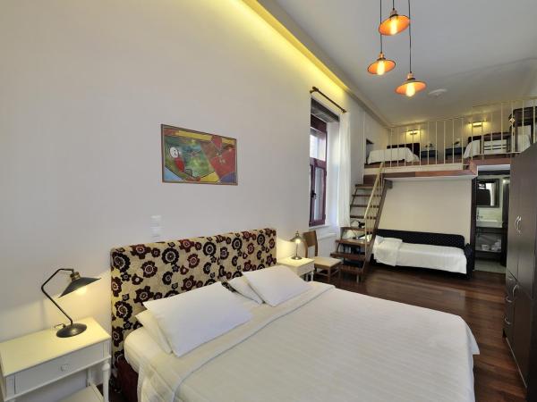 Dryades & Orion Hotel : photo 1 de la chambre chambre quintuple