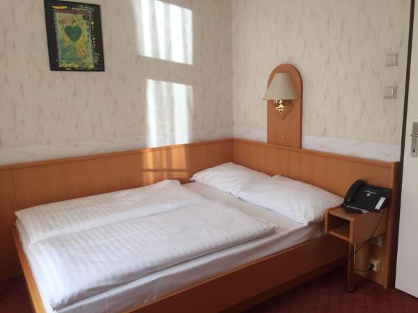 Hotel Admiral : photo 9 de la chambre chambre double Économique