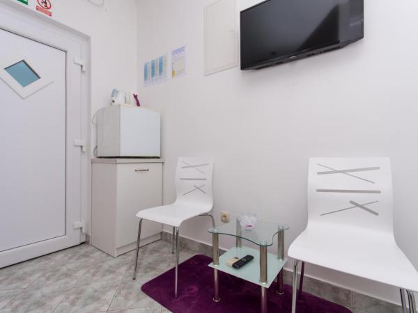 Apartmani Žana : photo 7 de la chambre chambre double avec salle de bains privative