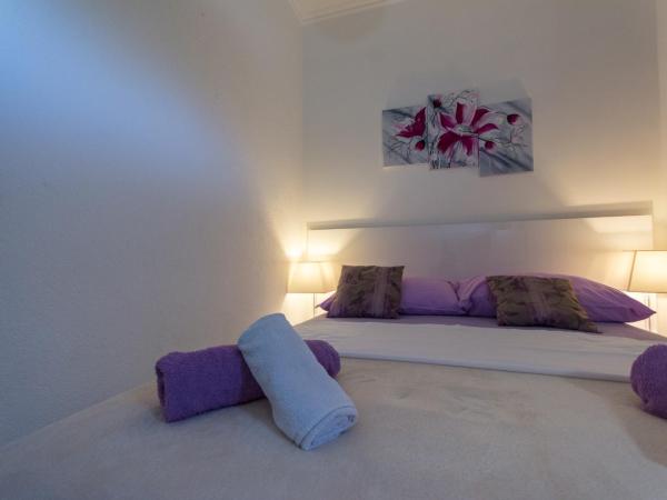 Apartmani Žana : photo 3 de la chambre chambre double avec salle de bains privative