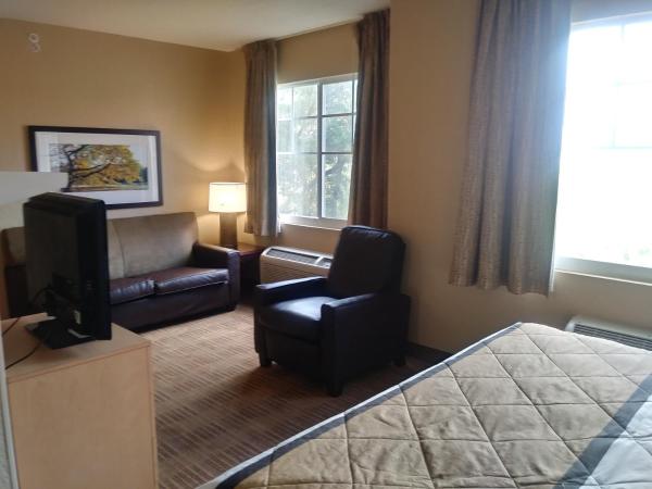 Extended Stay America Suites - Orlando - Southpark - Commodity Circle : photo 6 de la chambre studio de luxe avec lit king-size - non-fumeurs