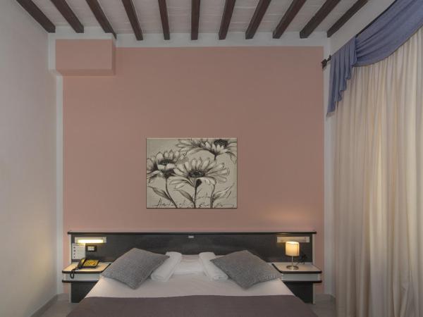 Hotel Amalfitana : photo 2 de la chambre chambre triple