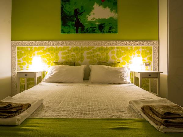 B&B DormiRe Bologna : photo 1 de la chambre chambre deluxe double ou lits jumeaux