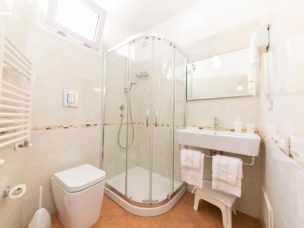 Lewisrooms Domo : photo 3 de la chambre chambre familiale