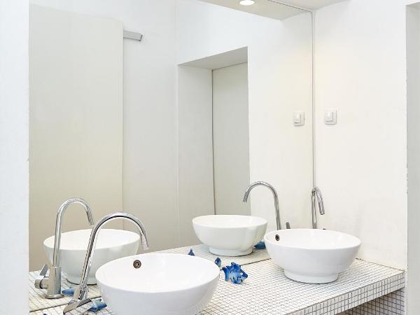 Love Croatia Hostel-Mir Guesthouse Zagreb : photo 9 de la chambre lit simple dans dortoir pour femmes