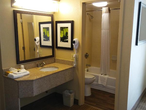 Extended Stay America Suites - Columbia - Northwest Harbison : photo 8 de la chambre studio de luxe avec 2 lits doubles - non-fumeurs