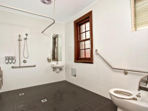 Campsie Hotel : photo 6 de la chambre chambre double avec salle de bains commune