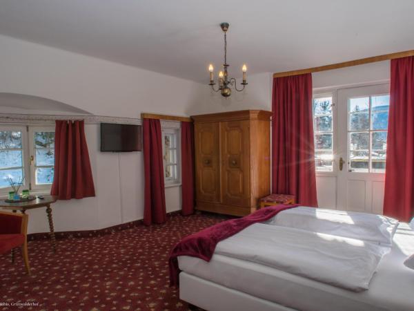 Hotel Grünwalderhof : photo 10 de la chambre chambre double avec balcon