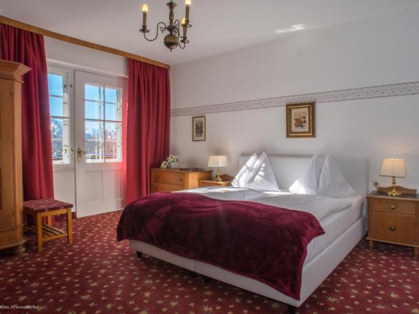 Hotel Grünwalderhof : photo 1 de la chambre chambre double avec balcon