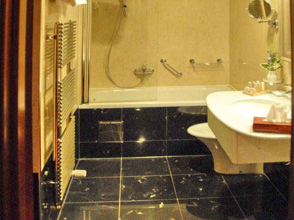 Best Western Premier Hotel Astoria : photo 6 de la chambre chambre double exécutive supérieure