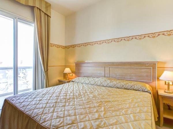 Hotel Byron : photo 3 de la chambre chambre double ou lits jumeaux - vue sur mer