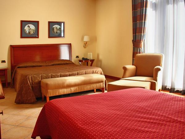 Le Cheminée Business Hotel Napoli : photo 5 de la chambre chambre familiale deluxe