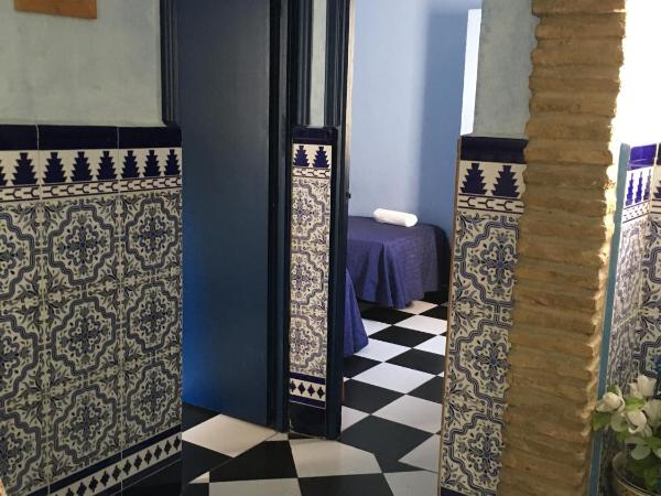 Pensión Lisdos : photo 6 de la chambre chambre double ou lits jumeaux avec salle de bains commune