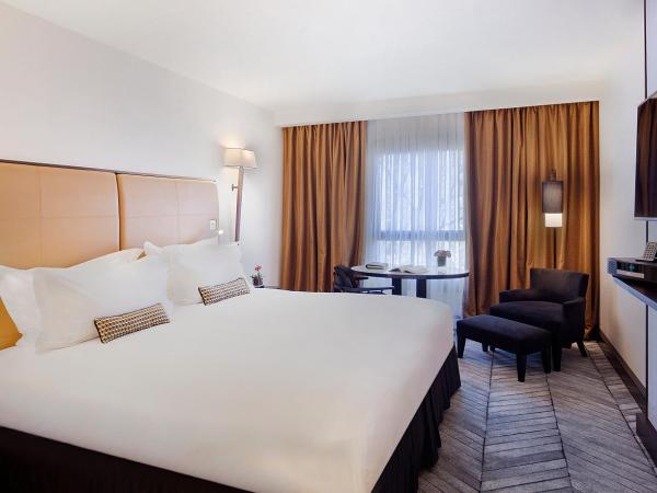 Sofitel Lisbon Liberdade : photo 9 de la chambre chambre double supérieure avec lit king-size