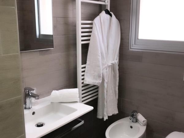 Hôtel Le Dauphin : photo 3 de la chambre chambre double - côté montagne