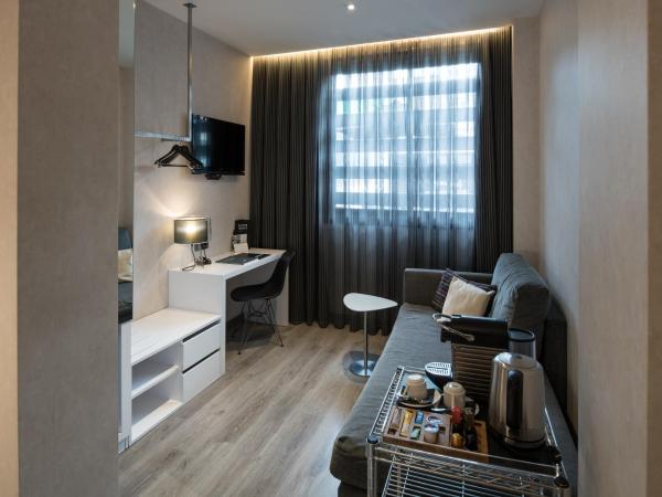 Catalonia Gran Via BCN : photo 2 de la chambre suite junior