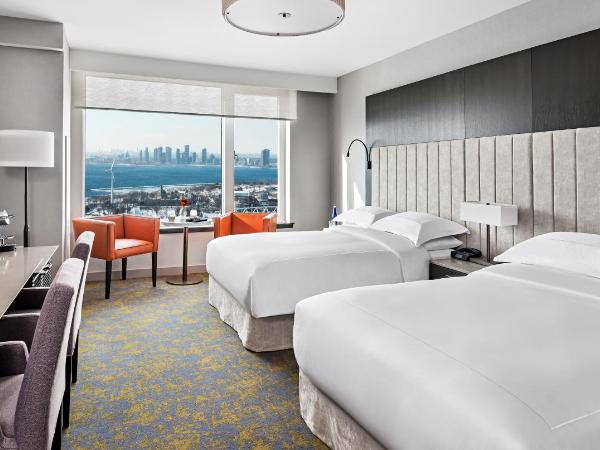 Hotel X Toronto by Library Hotel Collection : photo 1 de la chambre hébergement signature avec 2 lits queen-size