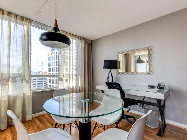 Carmana Hotel & Suites : photo 2 de la chambre suite 2 chambres exécutive avec 1 lit king-size et 1 lit queen-size