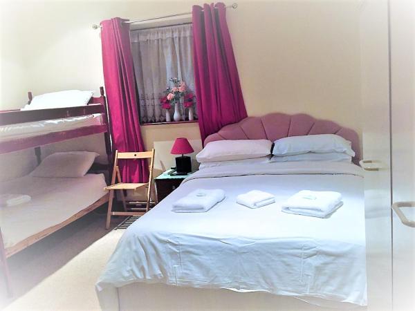 Lyndhurst Hotel : photo 4 de la chambre chambre familiale avec salle de bains