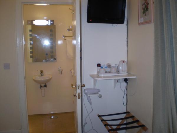 The Guards Hotel : photo 9 de la chambre chambre double ou lits jumeaux standard