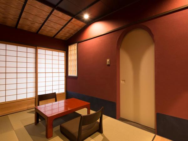 Kamishichiken Oku : photo 4 de la chambre chambre double supérieure avec baignoire en plein air