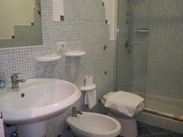 Elisart Guest House : photo 1 de la chambre chambre double ou lits jumeaux