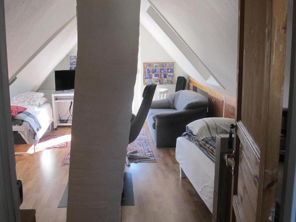 Guesthouse Sharon Aarhus : photo 9 de la chambre chambre quadruple avec balcon 