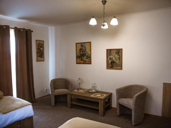 Prague Sweet Home : photo 8 de la chambre chambre lits jumeaux avec salle de bains