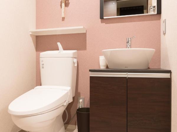 Stay SAKURA Kyoto Nijo Seasons : photo 5 de la chambre studio avec canapé-lit