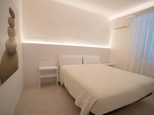 Hostal Marina Cadaqués : photo 1 de la chambre chambre double standard