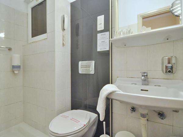 Hotel Atlantis : photo 6 de la chambre chambre triple - vue sur mer