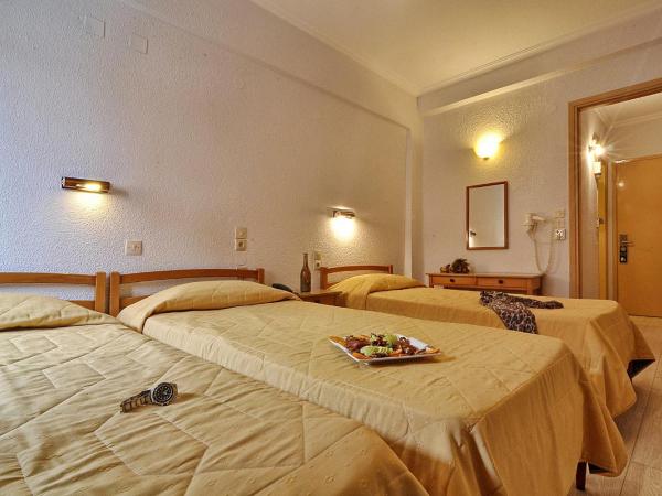 Hotel Atlantis : photo 4 de la chambre chambre triple - vue latérale sur mer