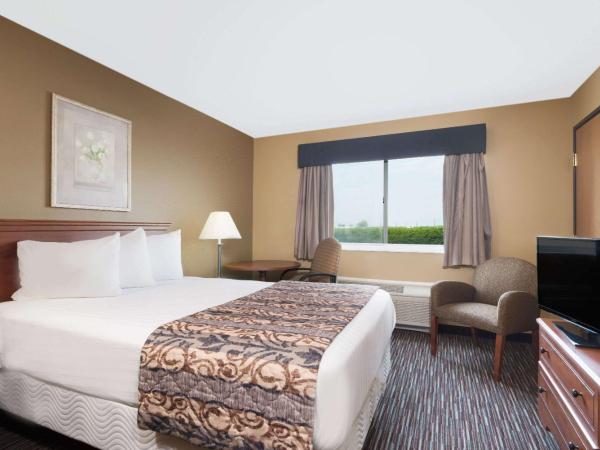 Baymont by Wyndham Columbus/Rickenbacker : photo 1 de la chambre chambre lit king-size - non-fumeurs