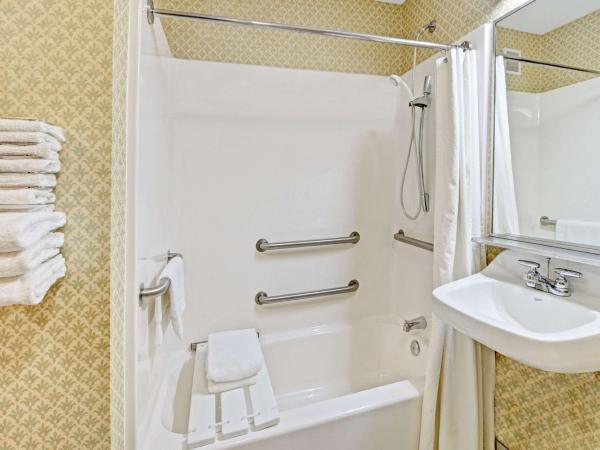 Baymont by Wyndham Indianapolis : photo 2 de la chambre chambre avec 2 lits doubles - accès aux personnes à mobilité réduite/non-fumeurs