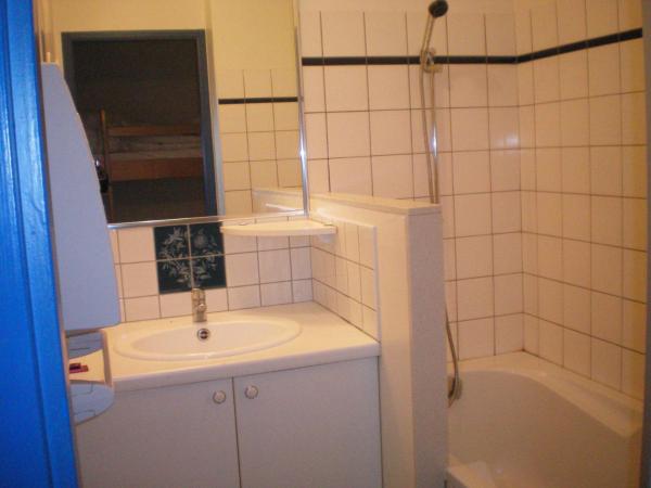 Appart'Hôtel LIDO au bord de l'eau : photo 4 de la chambre studio avec vue sur lac