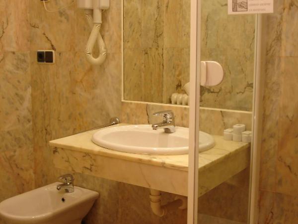 Albergue Revolutum Hostel : photo 3 de la chambre lit superposé dans dortoir mixte