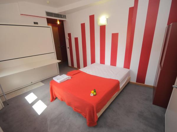 Albergue Revolutum Hostel : photo 1 de la chambre chambre double ou lits jumeaux